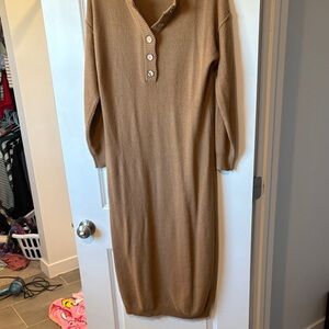 Never worn: 
Chic Tan Long Sleeve Sweater Dress